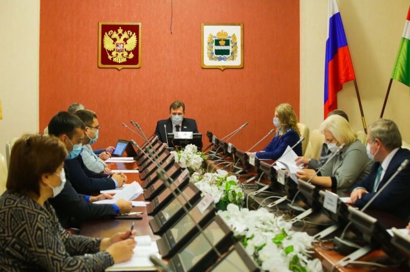 Устав Калужской области приведут в соответствие с новыми нормами Конституции РФ