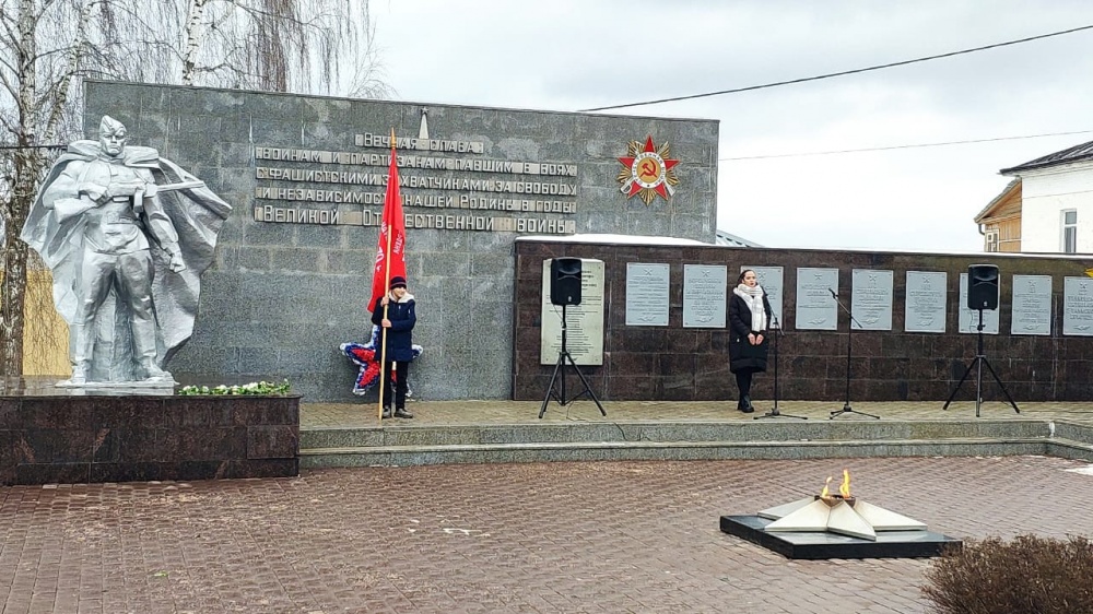 3 декабря в Боровске с использованием автоклуба состоялся митинг, посвящённый Дню Неизвестного солдата